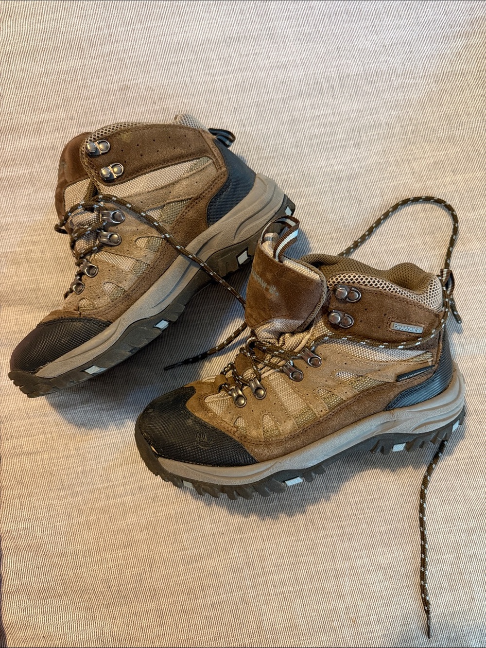 Brown Suede Hiking Boots - Rugged Trail Footwear
